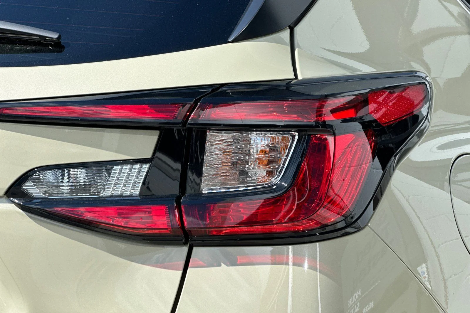 New 2026 SAND DUNE PEARL Subaru Limited Hybrid image 35