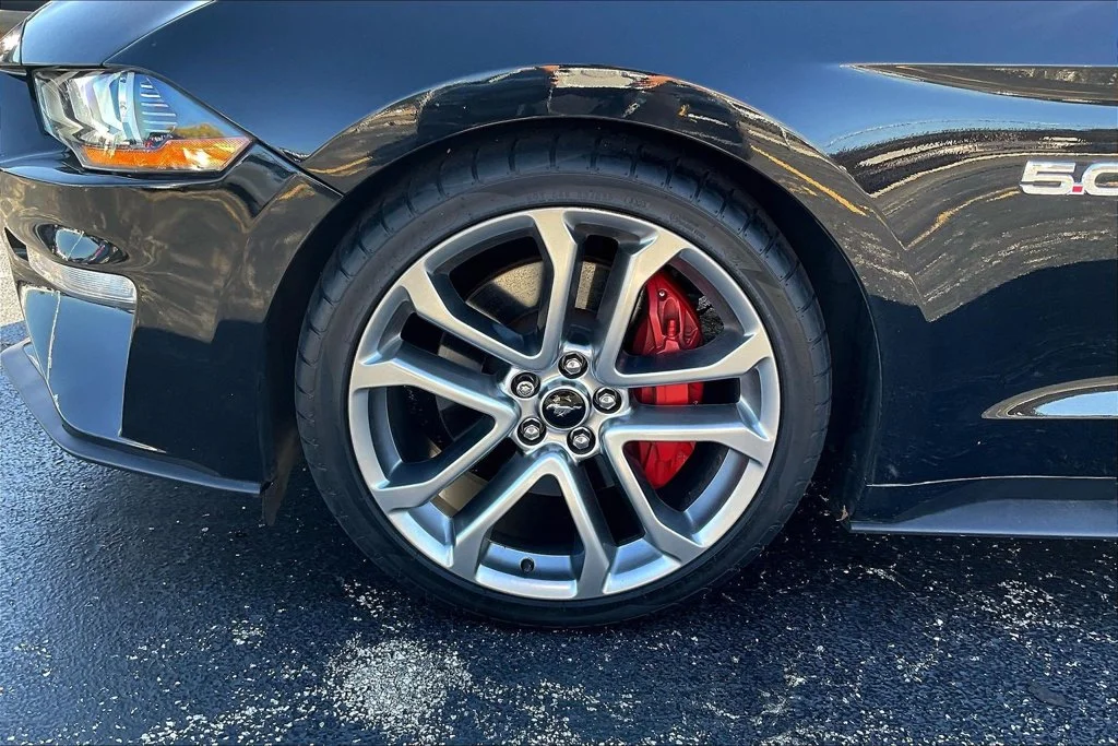 Certified Used 2020 Shadow Black Ford GT Premium image 8