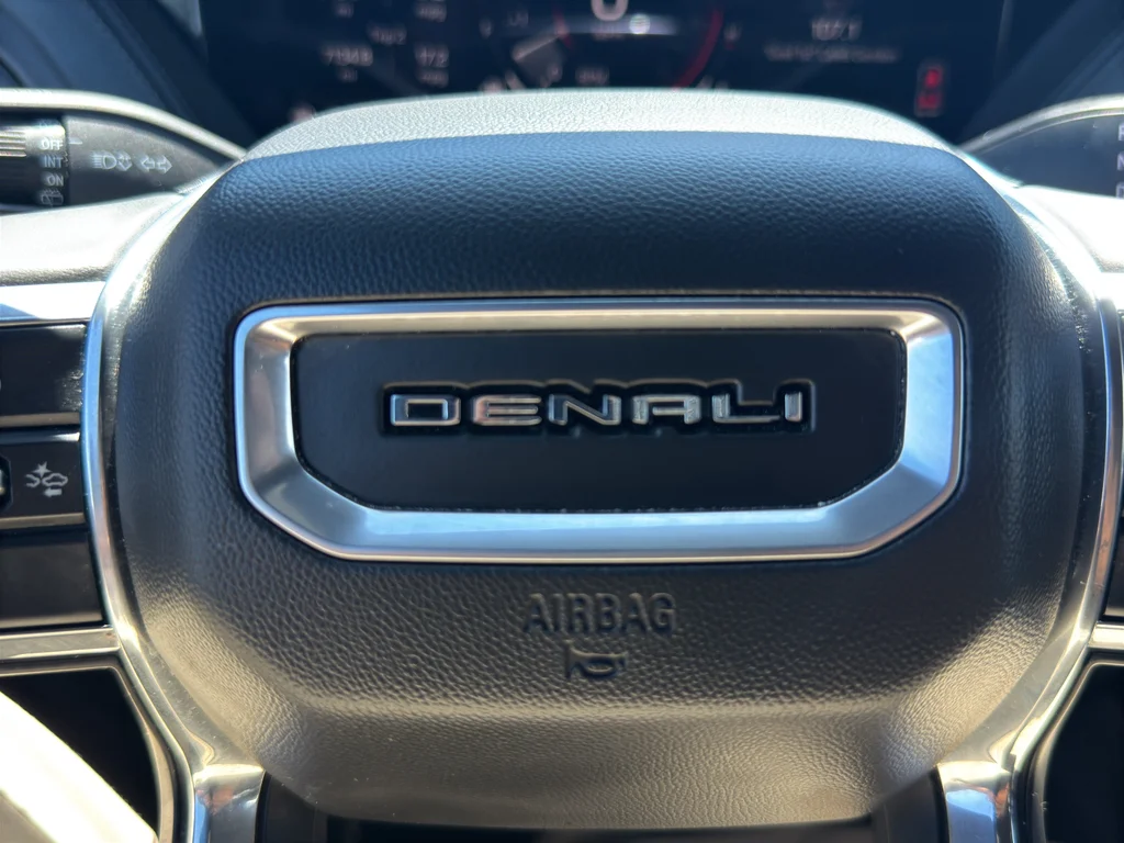 Used 2025 White GMC Denali image 40
