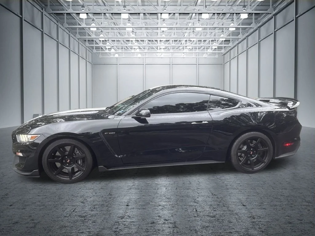 Used 2016 Black Ford Shelby GT350 image 9