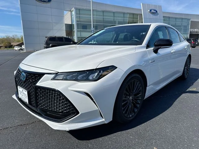 2020 Toyota Avalon XSE Hybrid's photo