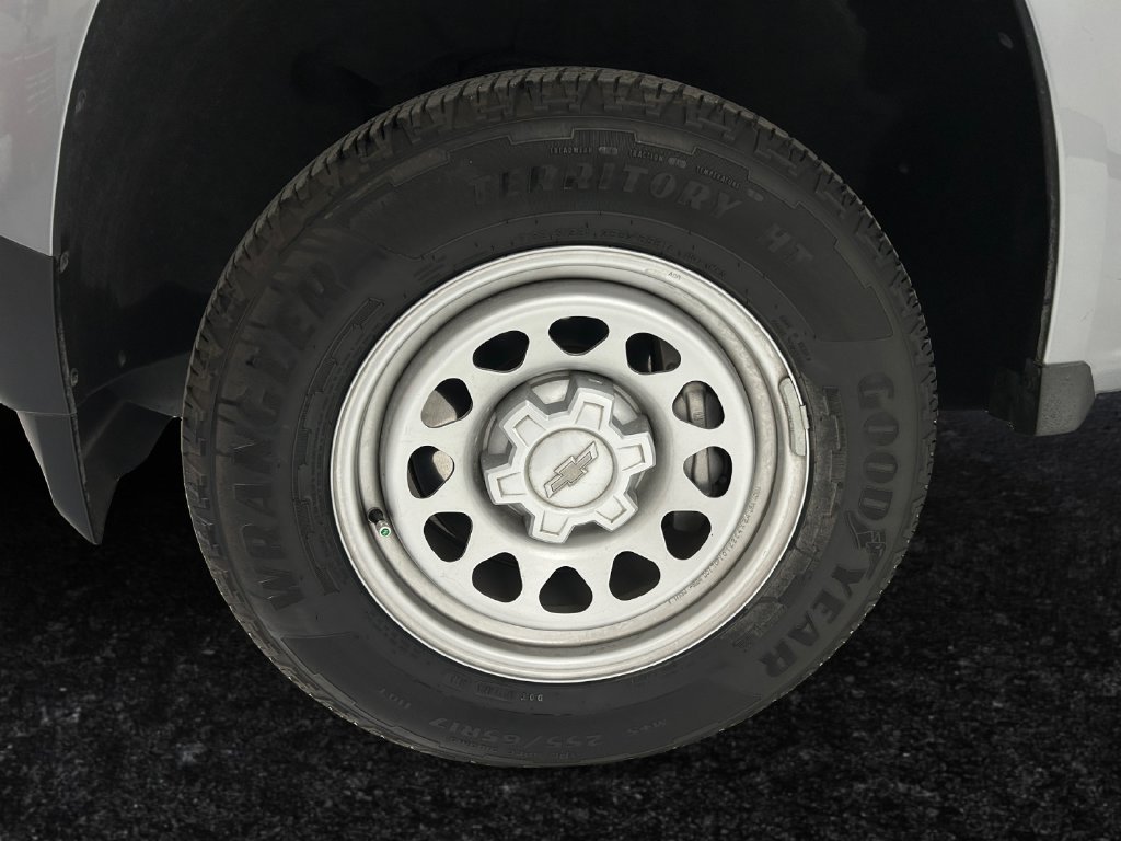 Used 2024 Gray Chevrolet Work Truck image 23