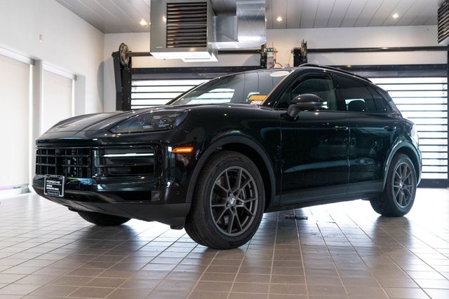 2025 Porsche Cayenne Base