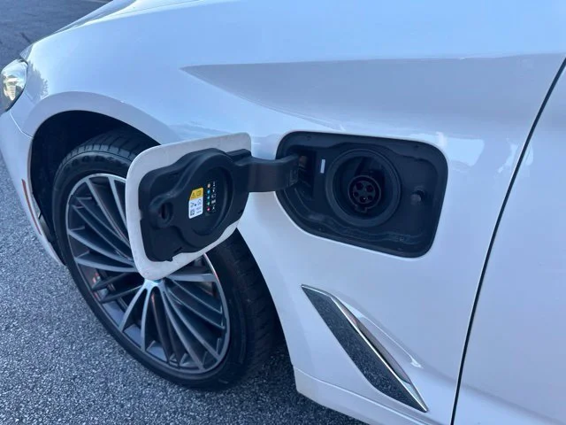 Used 2023 White BMW 530e iPerformance image 9