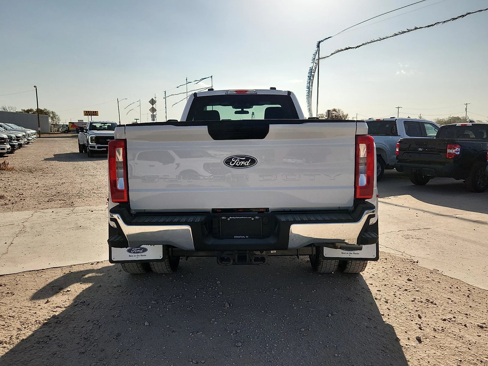 New 2027 Oxford White Ford XLT image 6