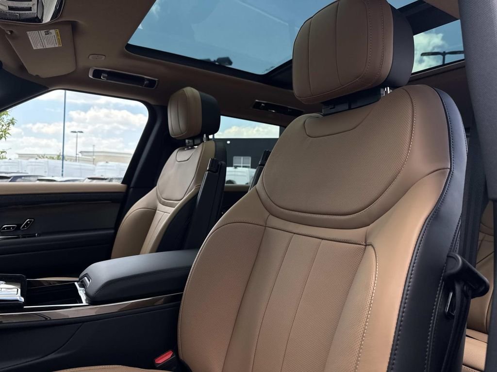 New 2026 Fuji White Land Rover Dynamic SE image 21