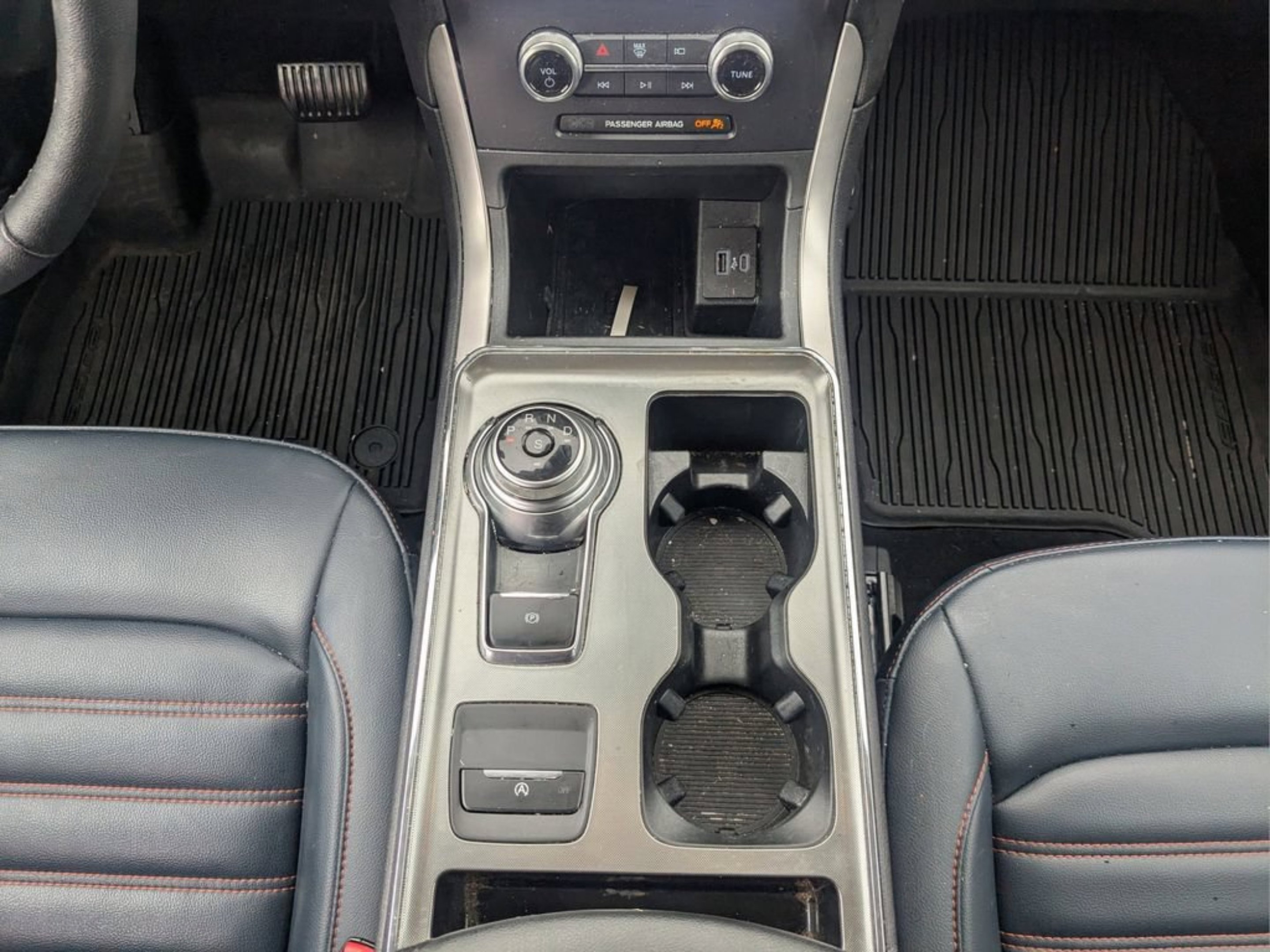 Used 2024 Oxford White Ford SEL image 18