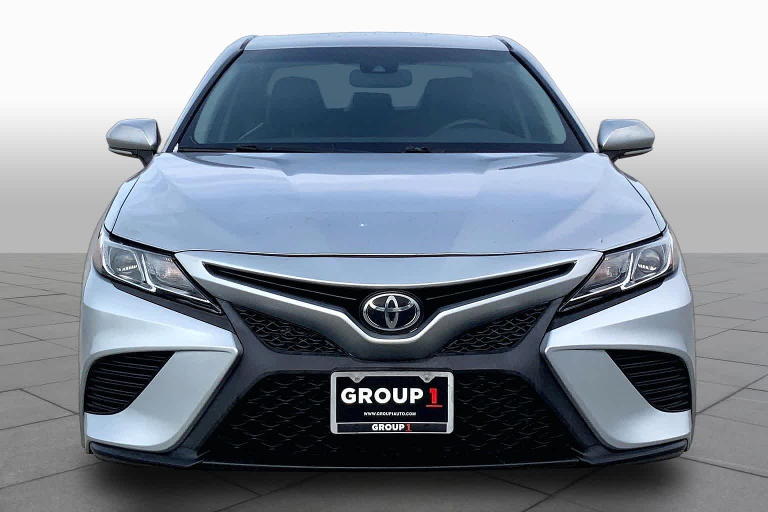 Used 2018 Celestial Silver Metallic Toyota SE image 4