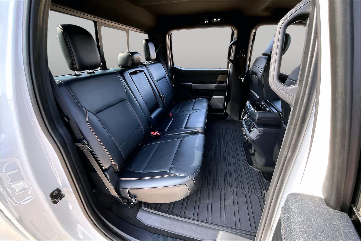 Used 2024 Oxford White Ford LARIAT image 17