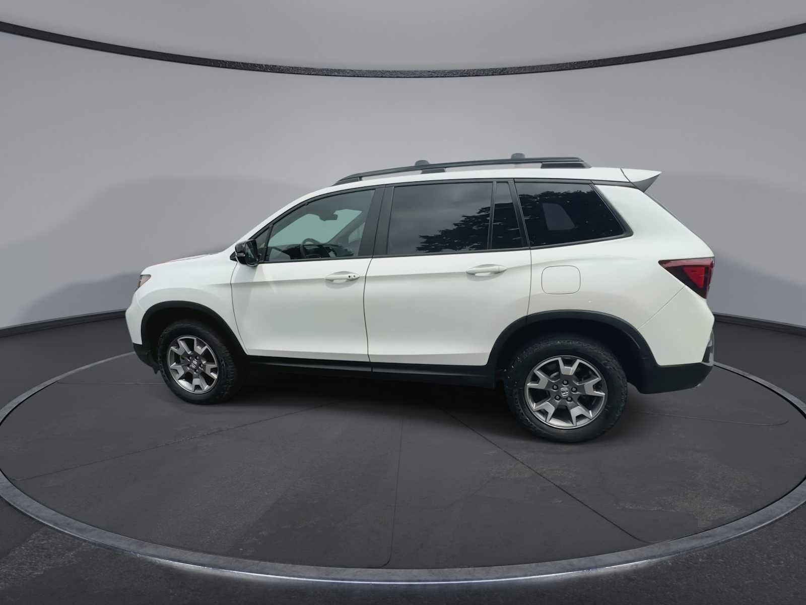 Used 2023 Platinum White Pearl Honda TrailSport image 5