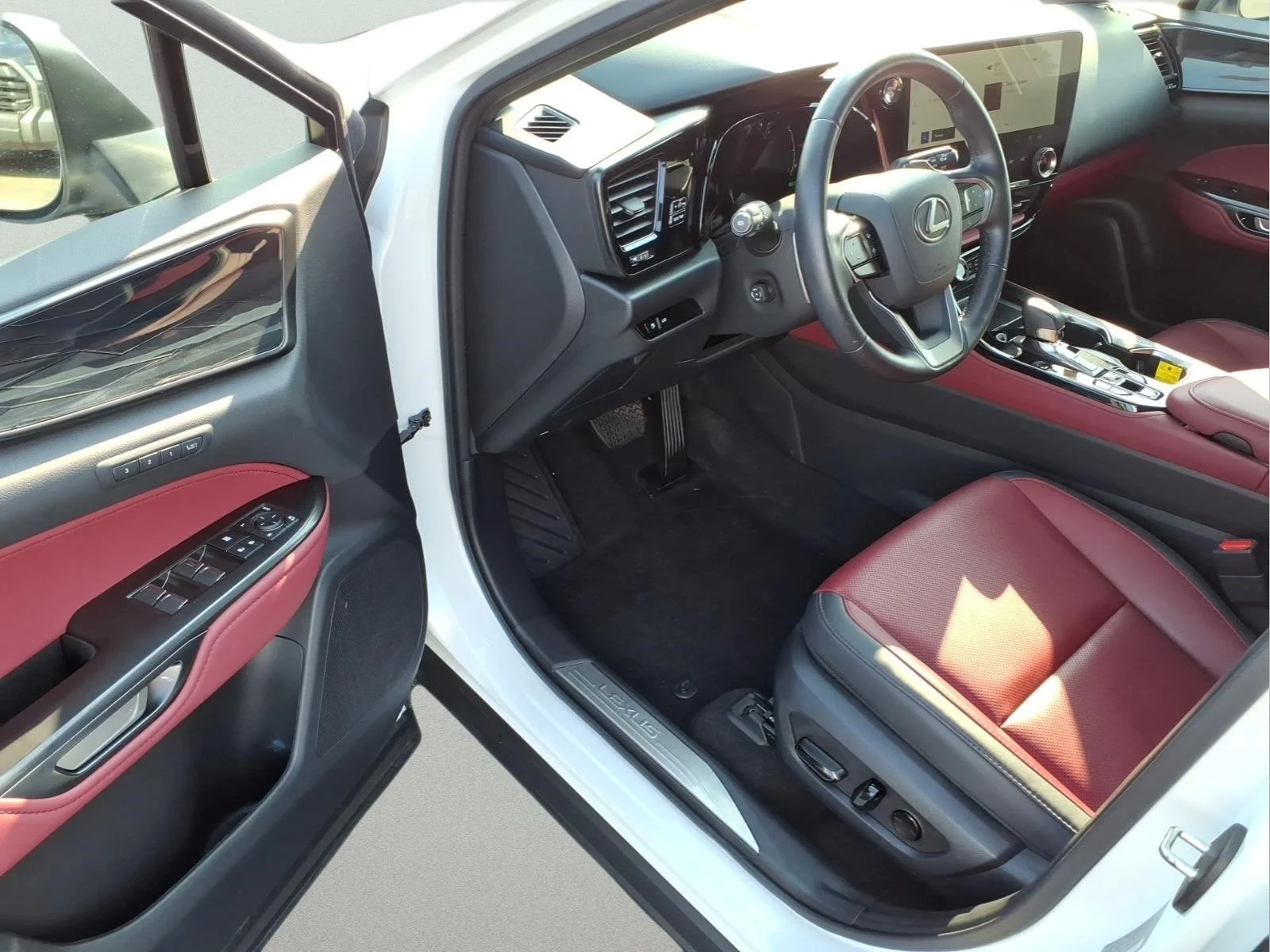 Used 2024 White Lexus 350h Premium image 10