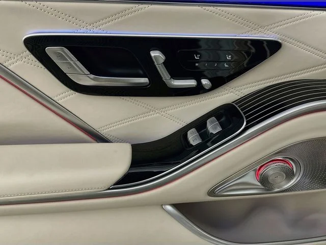 Used 2024 White Mercedes-Benz Maybach S 580 image 12