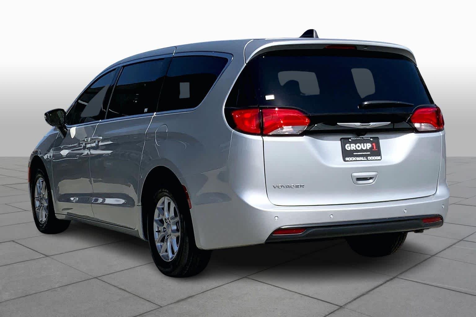 New 2026 Silver Mist Clear-Coat Exterior Paint Chrysler LX image 9