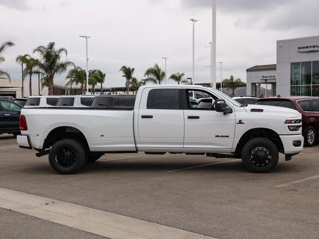 New 2026 Bright White Clear-Coat Exterior Paint RAM Big Horn Night Edition image 2