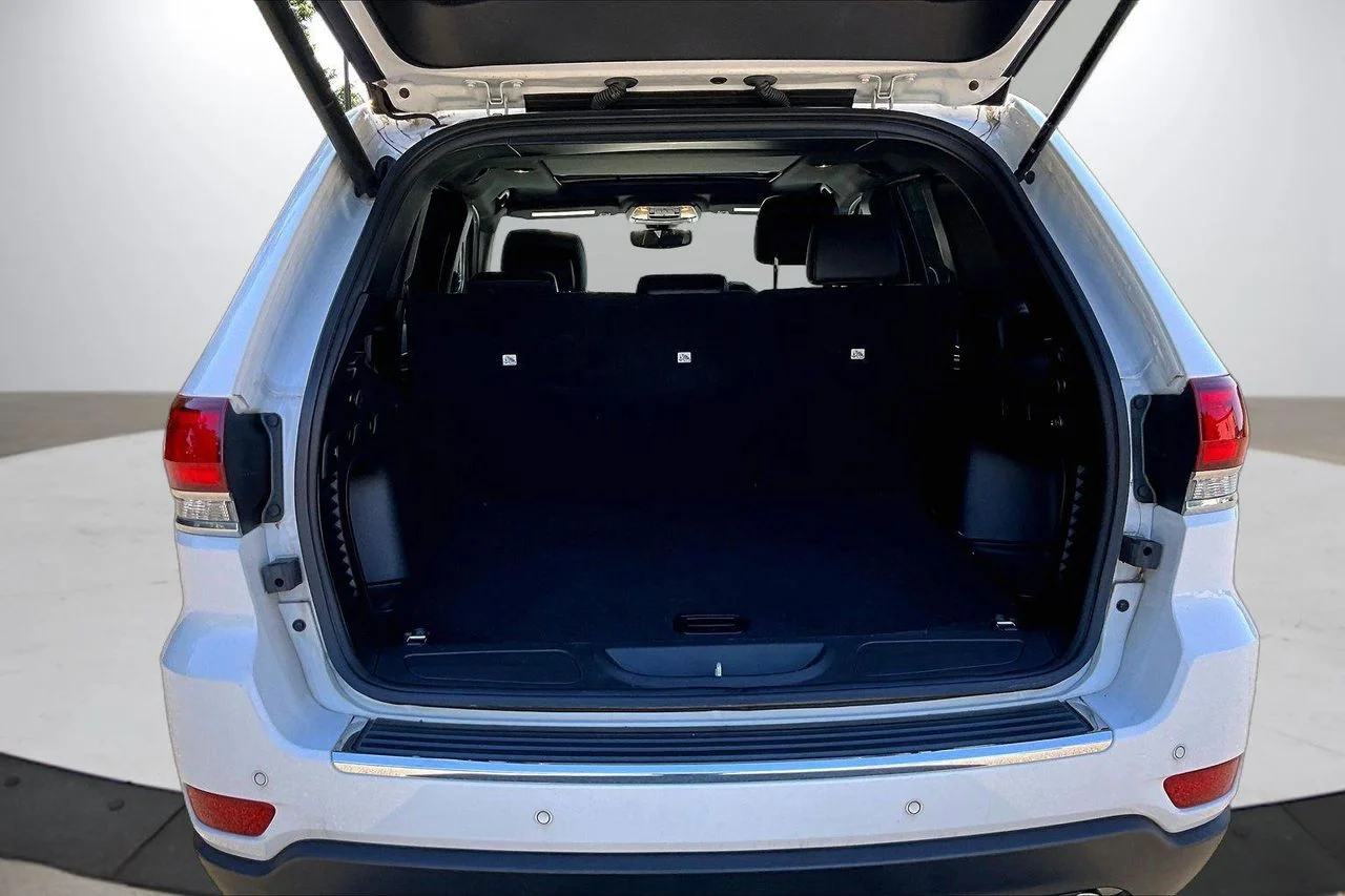 Certified Used 2022 White Jeep Limited image 26