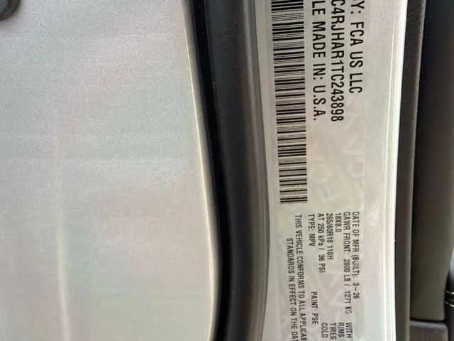 New 2026 Silver Zynith Exterior Paint Jeep Altitude image 30