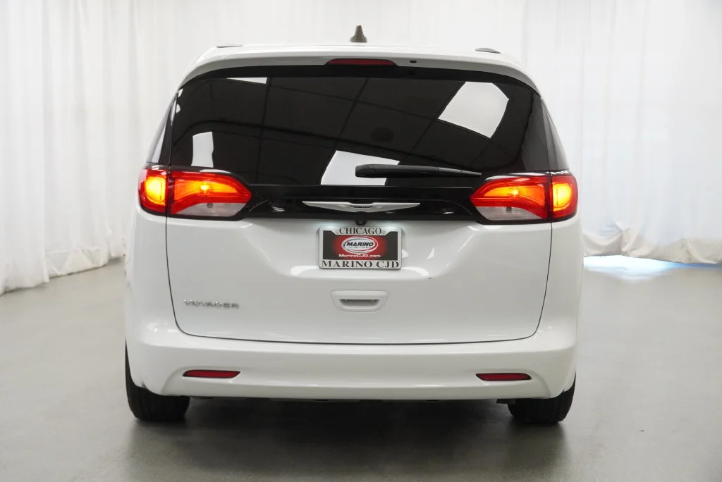 Used 2023 White Chrysler LX image 15