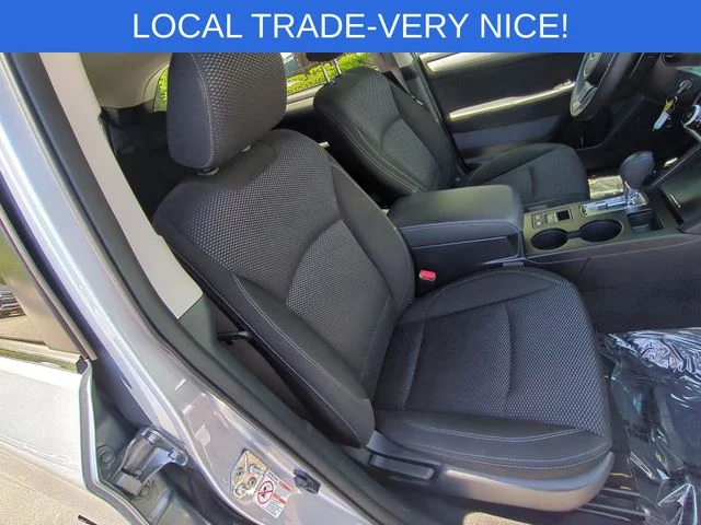 Used 2018 Silver Subaru 2.5i Premium image 34