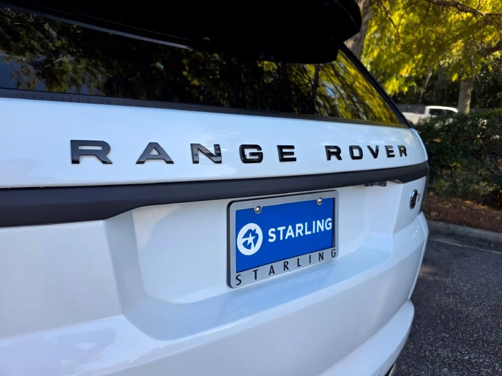 Used 2018 White Land Rover SVR image 38