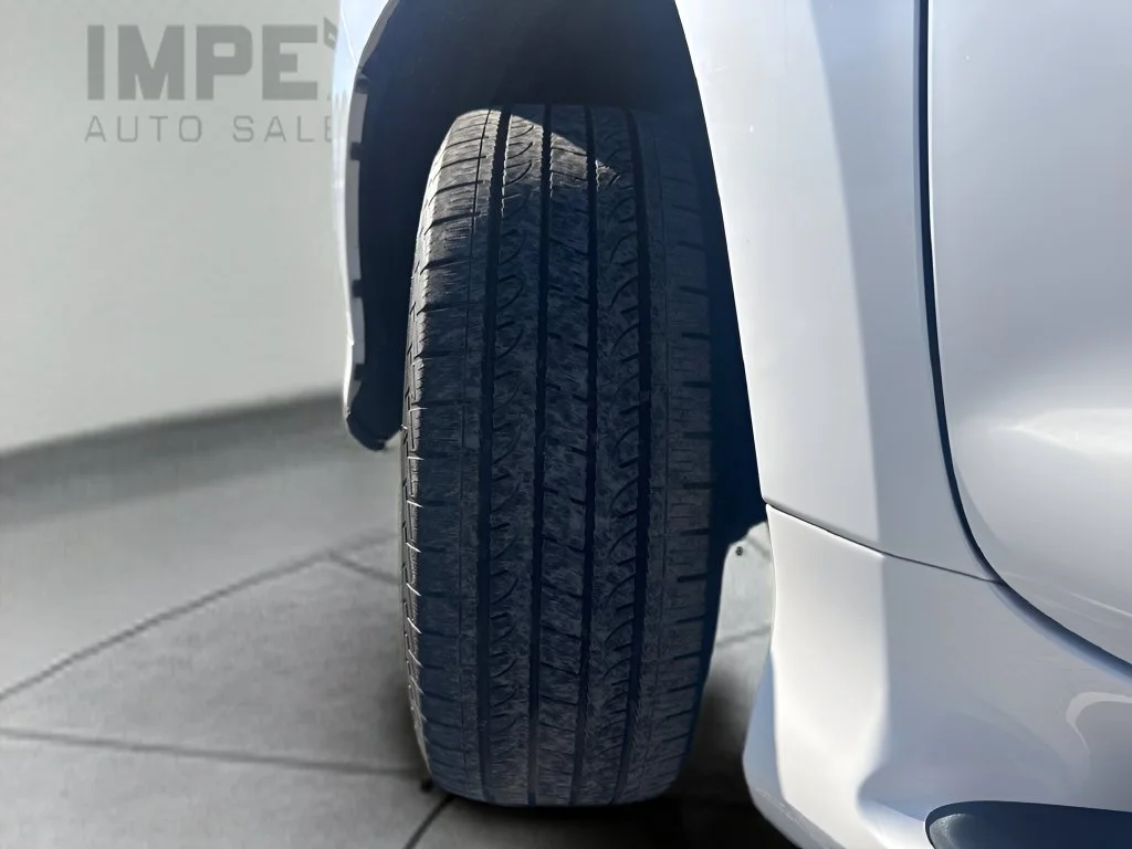 Used 2021 White Lexus 460 Luxury image 34