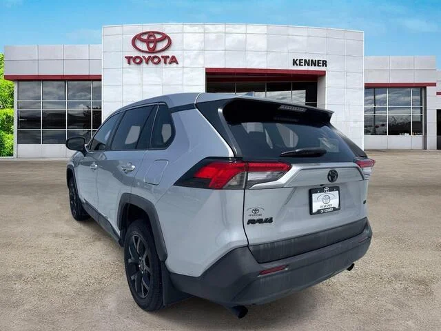 Used 2023 Silver Sky Metallic Toyota LE image 5