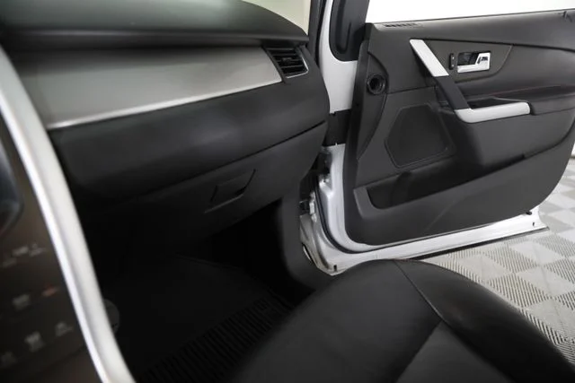 Used 2014 Silver Ford SEL image 16