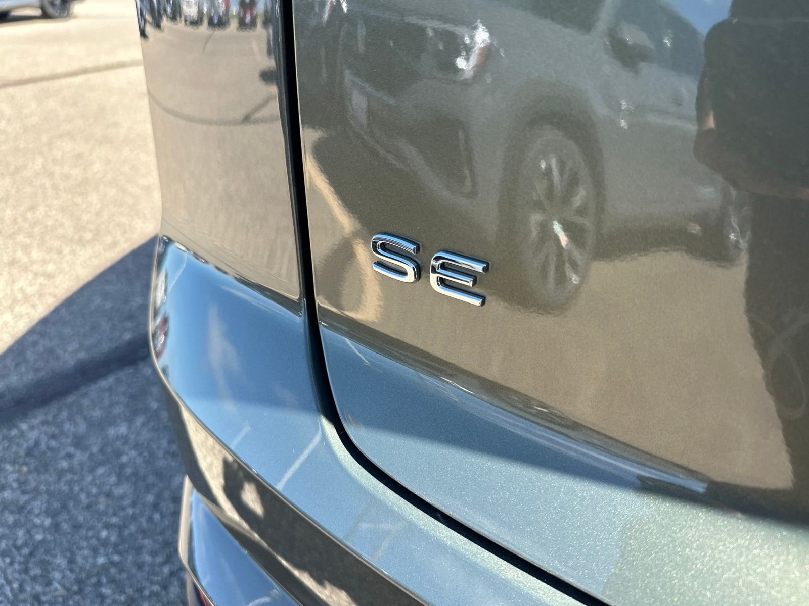 New 2026 Green Volkswagen 2.0T SE w/Technology image 6