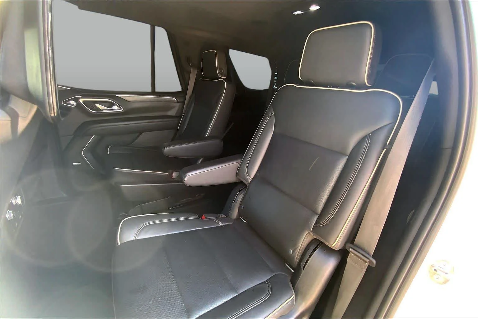 Used 2021 WHITE FROST TRICOAT GMC SLT image 19