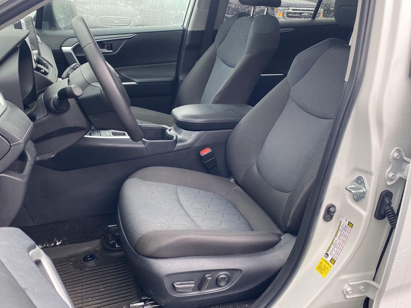 Used 2025 Ice Cap Toyota XLE image 2