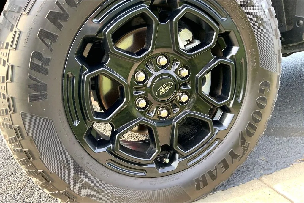 Used 2025 Gray Ford XLT image 3
