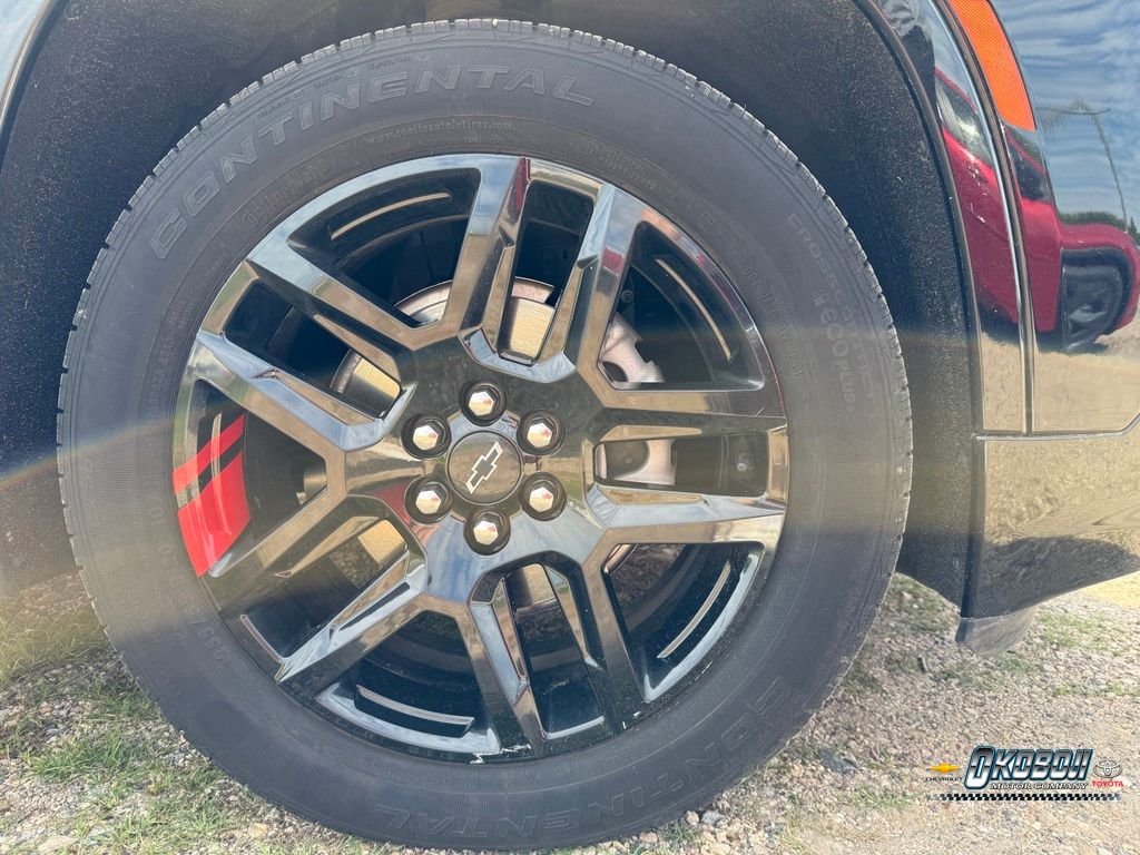 Used 2022 Black Chevrolet Premier image 25
