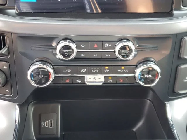 New 2026 Oxford White Ford XLT image 26