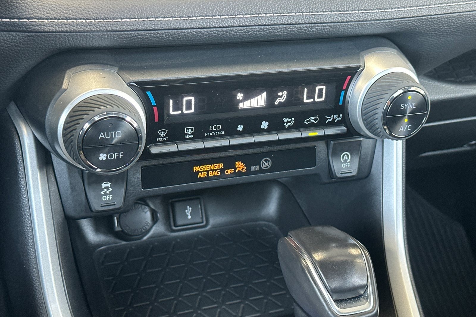 Used 2022 MAGNETIC GRAY Toyota XLE Premium image 19