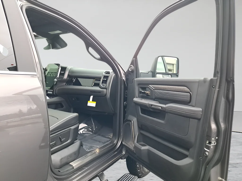 2026 RAM 3500 Limited - Photo 15