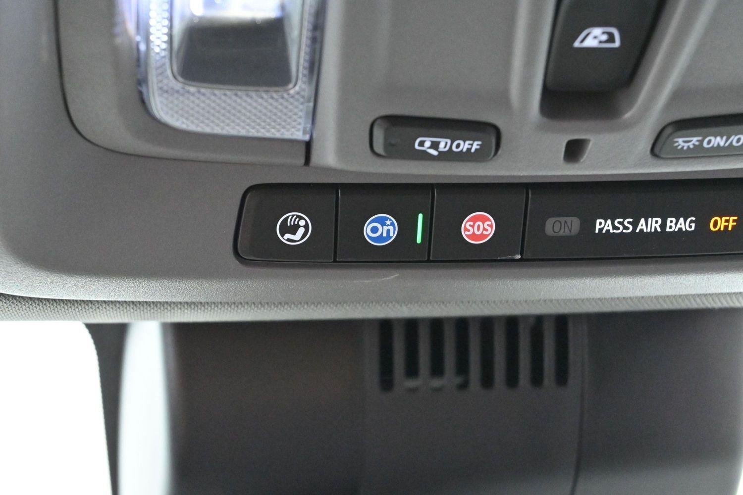 Used 2024 Summit White GMC Elevation image 27