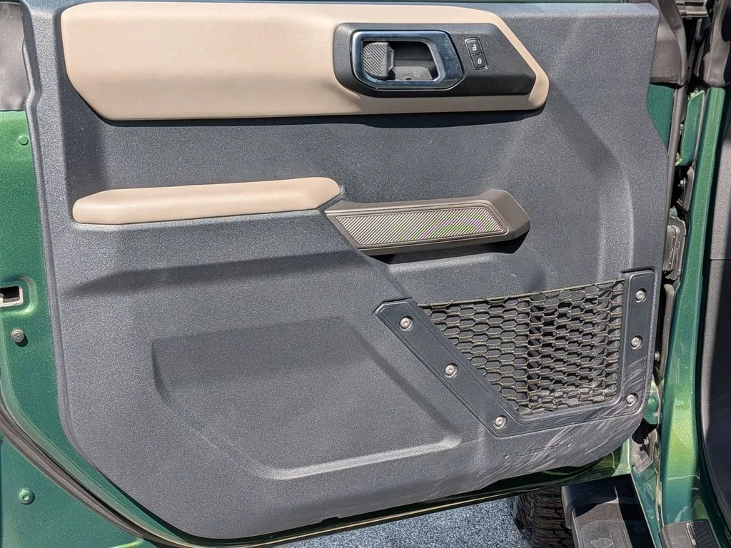 Used 2022 Green Ford Wildtrak image 12