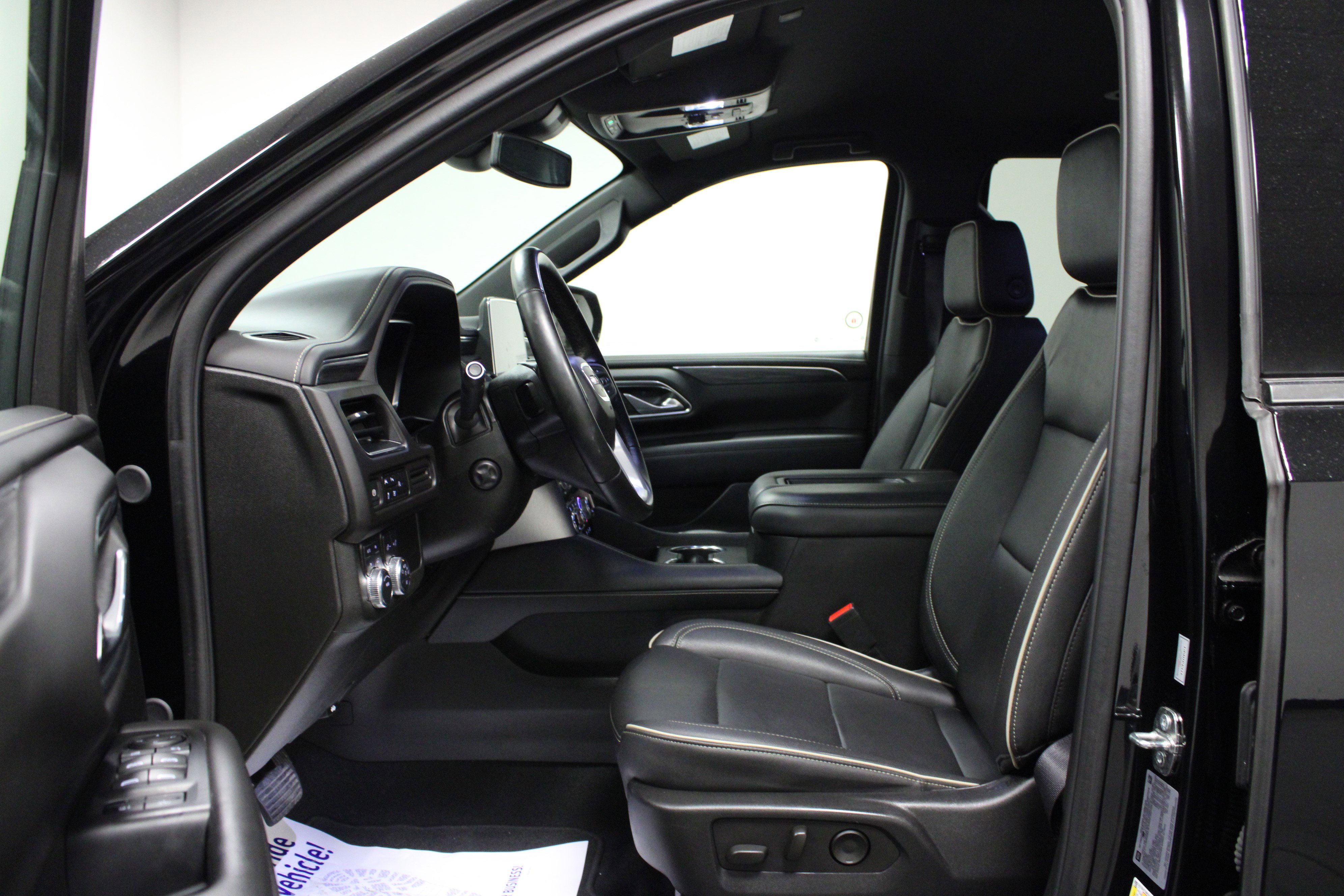 Used 2024 Onyx Black GMC SLT image 12