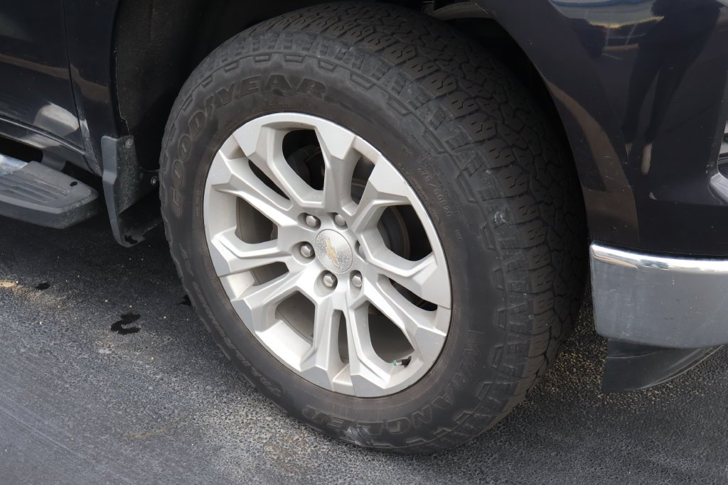 Used 2022 Gray Chevrolet LTZ image 8
