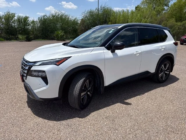 Used 2024 White Nissan SL image 3