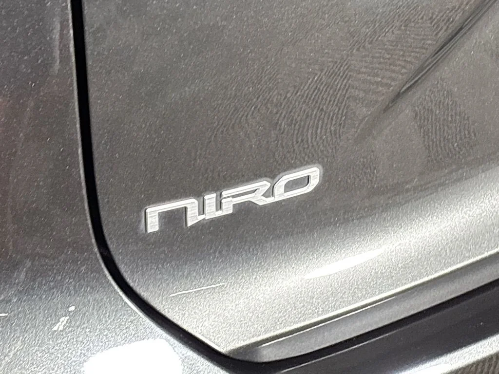 Used 2024 Gray Kia Wind image 24