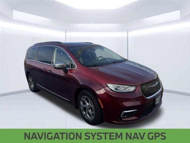 Used 2023 Red Chrysler Limited image 5