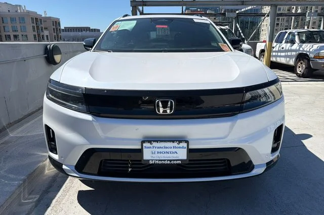 Certified Used 2024 Snowfall Pearl Honda Touring image 3