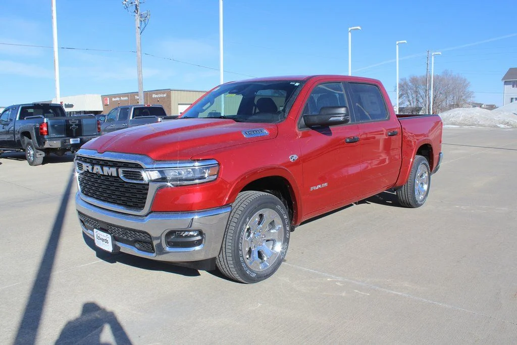 New 2026 Molten Red Pearl-Coat Exterior Paint RAM Big Horn/Lone Star image 7