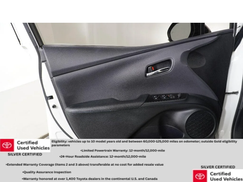 Used 2017 Blizzard Pearl Toyota Three Touring image 14