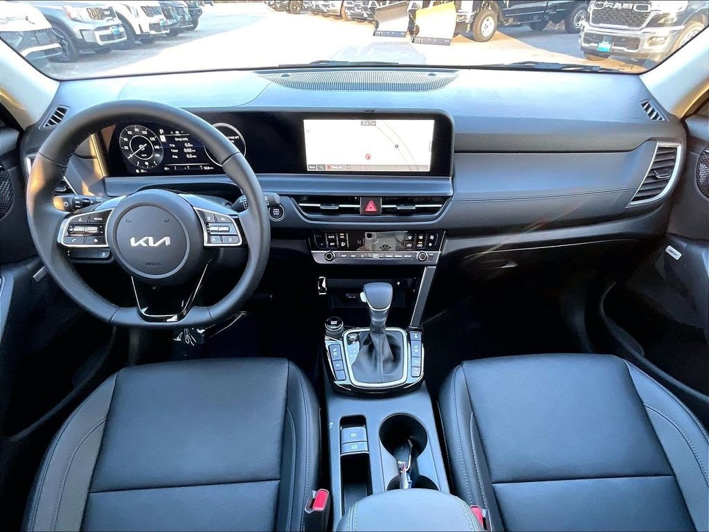 Used 2026 Gravity Gray Kia SX image 12