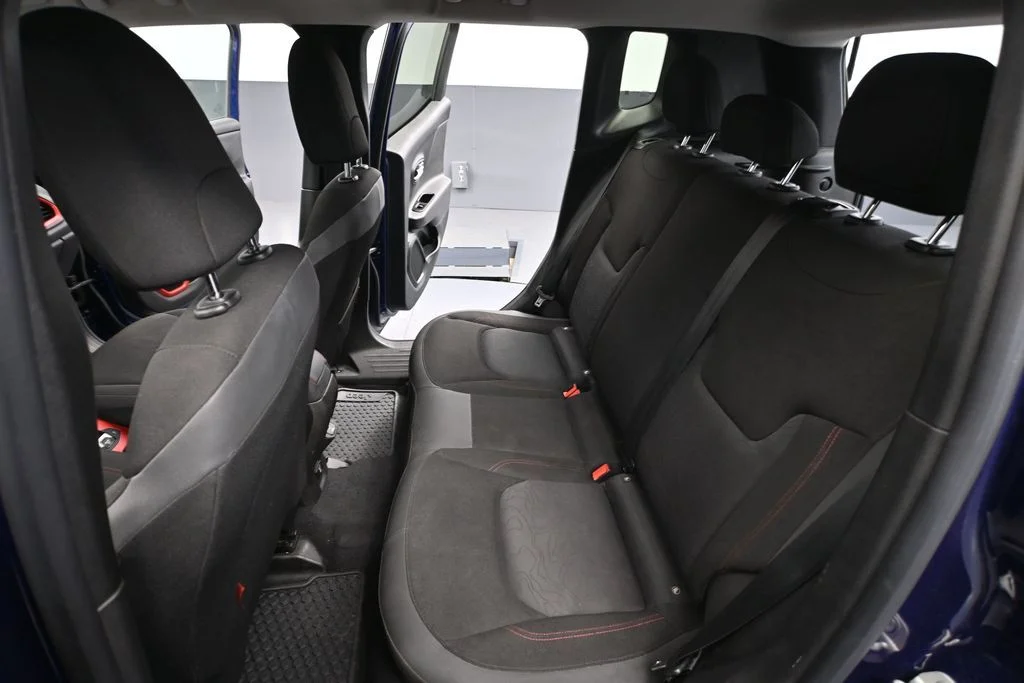 Used 2020 Blue Jeep Trailhawk image 38