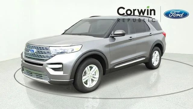 Certified Used 2023 Gray Metallic Ford XLT image 3