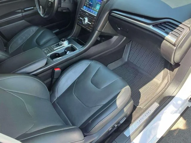 Certified Used 2019 White Platinum Clearcoat Metallic Ford Titanium image 22