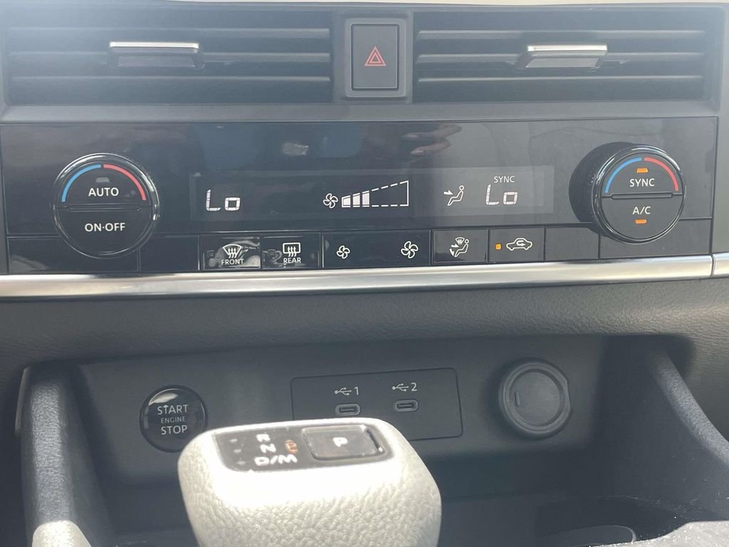2025 Nissan Rogue SV - Photo 28