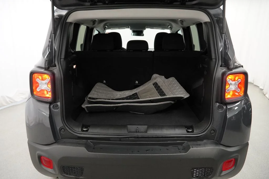 Used 2023 Gray Jeep Latitude image 44